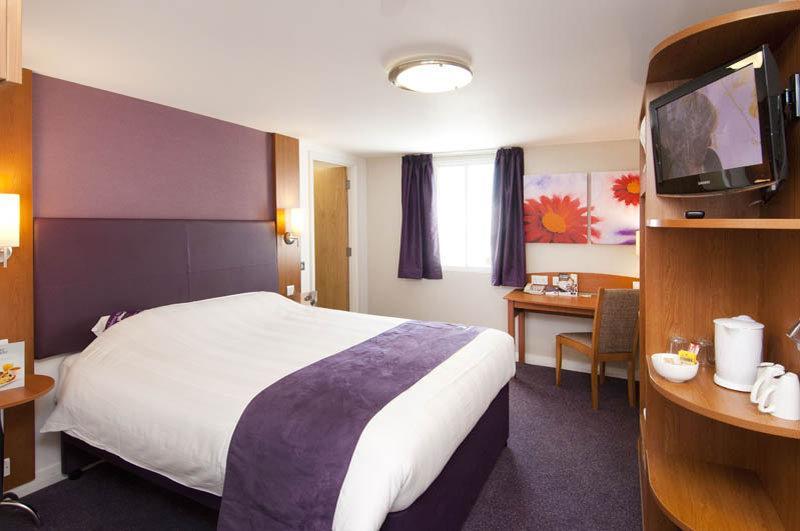 Premier Inn Liverpool Rainhill ภายนอก รูปภาพ